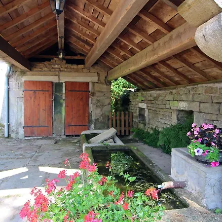 Hébergement de vacances Bellefontaine, 6 Pièces, 12 Personnes - Fr-1-589-40 *